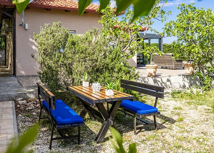 Krasna Kuca Labin (Istria)