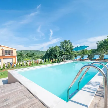 Krasna Kuca Villa *