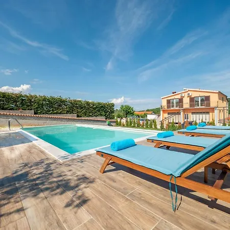 Krasna Kuca Labin (Istria)
