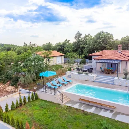 Krasna Kuca Villa *